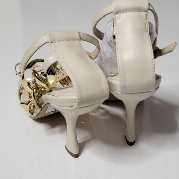 Topshop Chain Detail Sandals in ecru - Picture 4 of 7